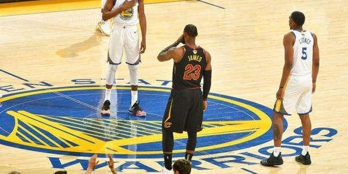  萨博尼斯两双加持国王加时险胜勇士冲击前八