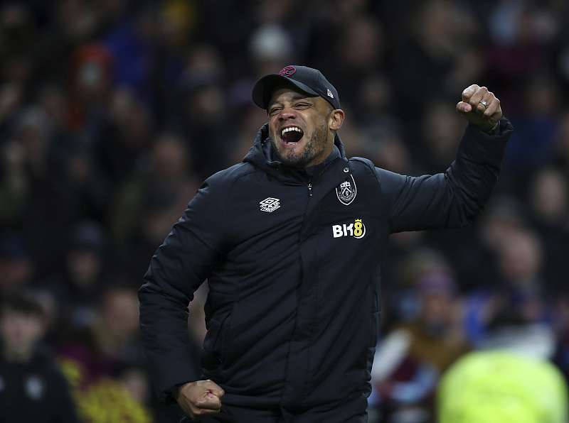  伯恩利提前锁定英冠冠军，下赛季重返英超  