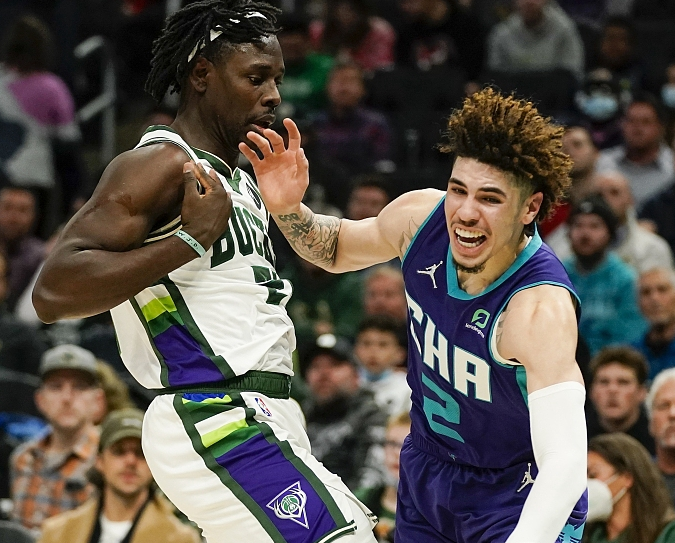  字母哥伤愈复出砍下40分，雄鹿终结四连败  